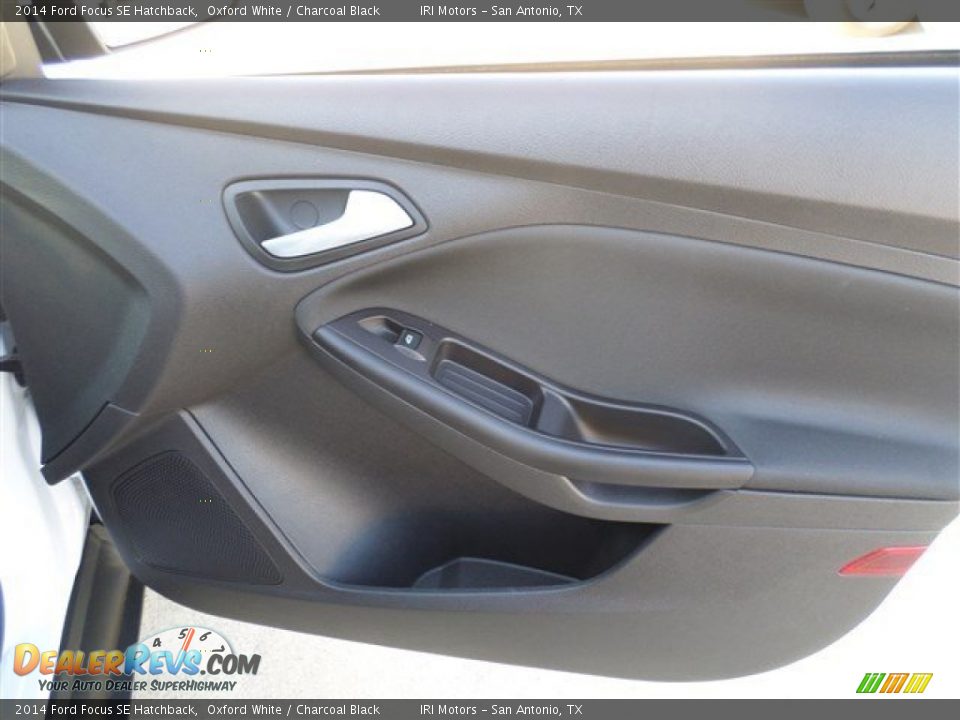 2014 Ford Focus SE Hatchback Oxford White / Charcoal Black Photo #10