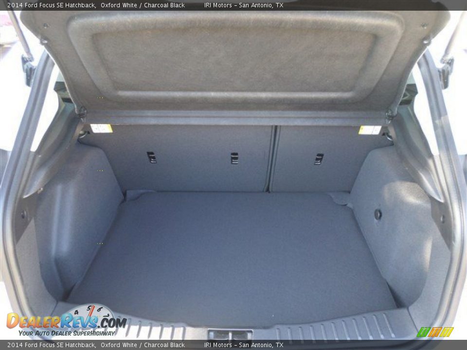 2014 Ford Focus SE Hatchback Oxford White / Charcoal Black Photo #13