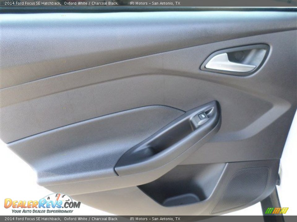 2014 Ford Focus SE Hatchback Oxford White / Charcoal Black Photo #14