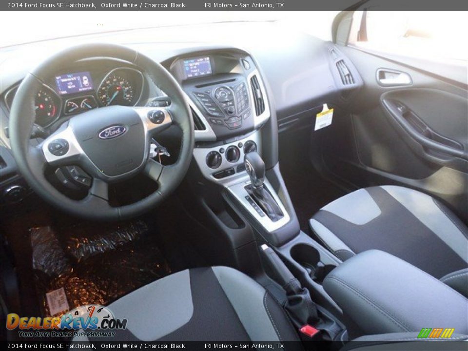 2014 Ford Focus SE Hatchback Oxford White / Charcoal Black Photo #15