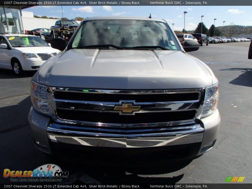 2007 Chevrolet Silverado 1500 LT Extended Cab 4x4 Silver Birch Metallic / Ebony Black Photo #2