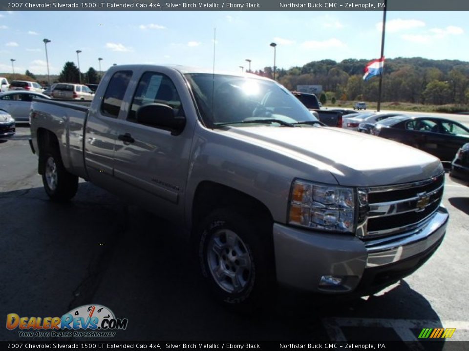 2007 Chevrolet Silverado 1500 LT Extended Cab 4x4 Silver Birch Metallic / Ebony Black Photo #3