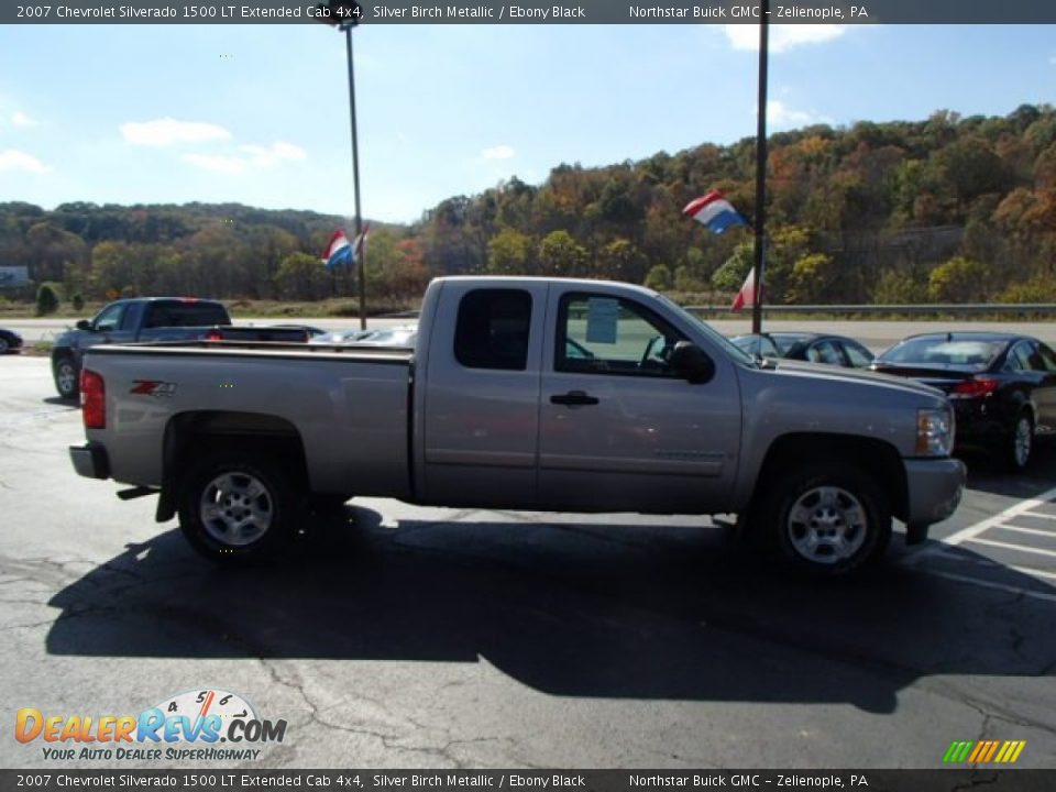 2007 Chevrolet Silverado 1500 LT Extended Cab 4x4 Silver Birch Metallic / Ebony Black Photo #4