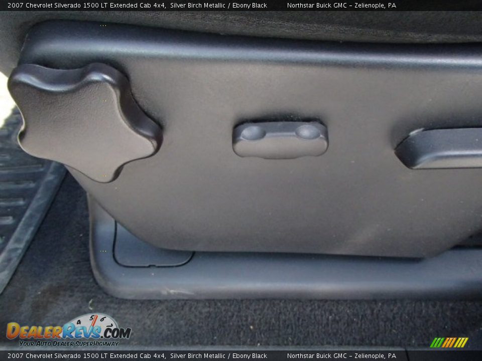 2007 Chevrolet Silverado 1500 LT Extended Cab 4x4 Silver Birch Metallic / Ebony Black Photo #15