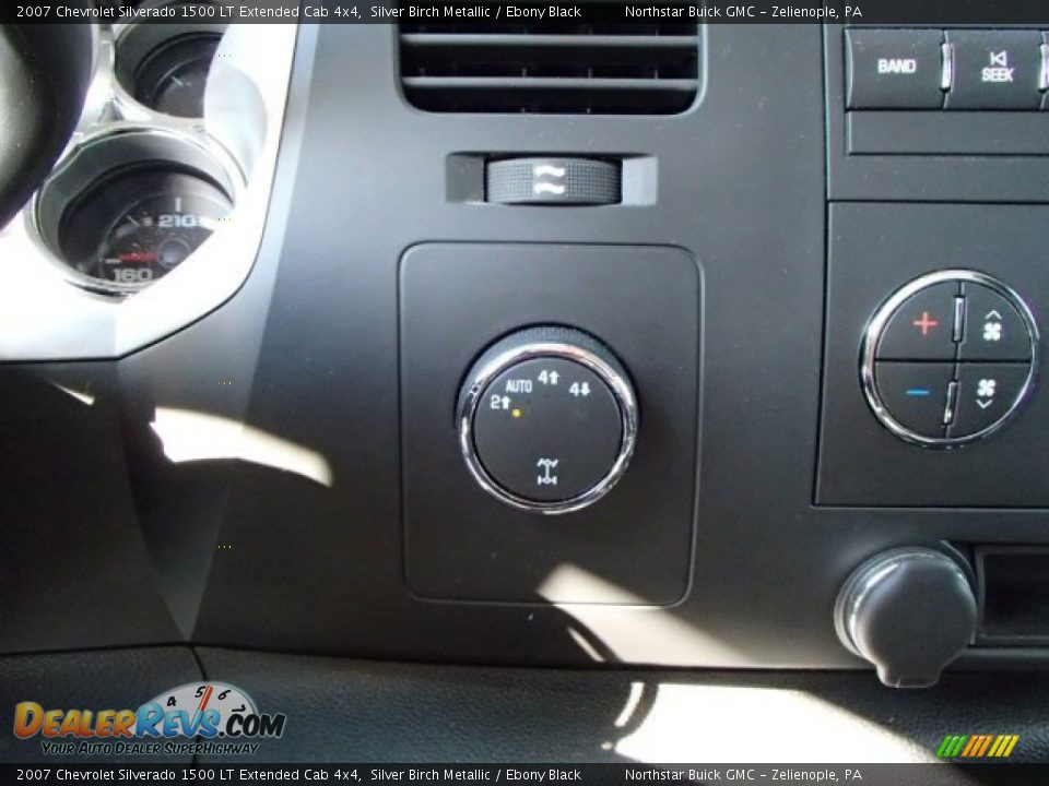 2007 Chevrolet Silverado 1500 LT Extended Cab 4x4 Silver Birch Metallic / Ebony Black Photo #17