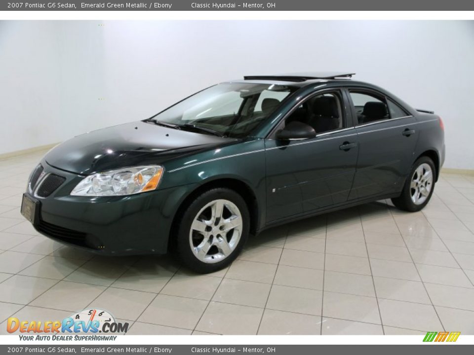 Front 3/4 View of 2007 Pontiac G6 Sedan Photo #3