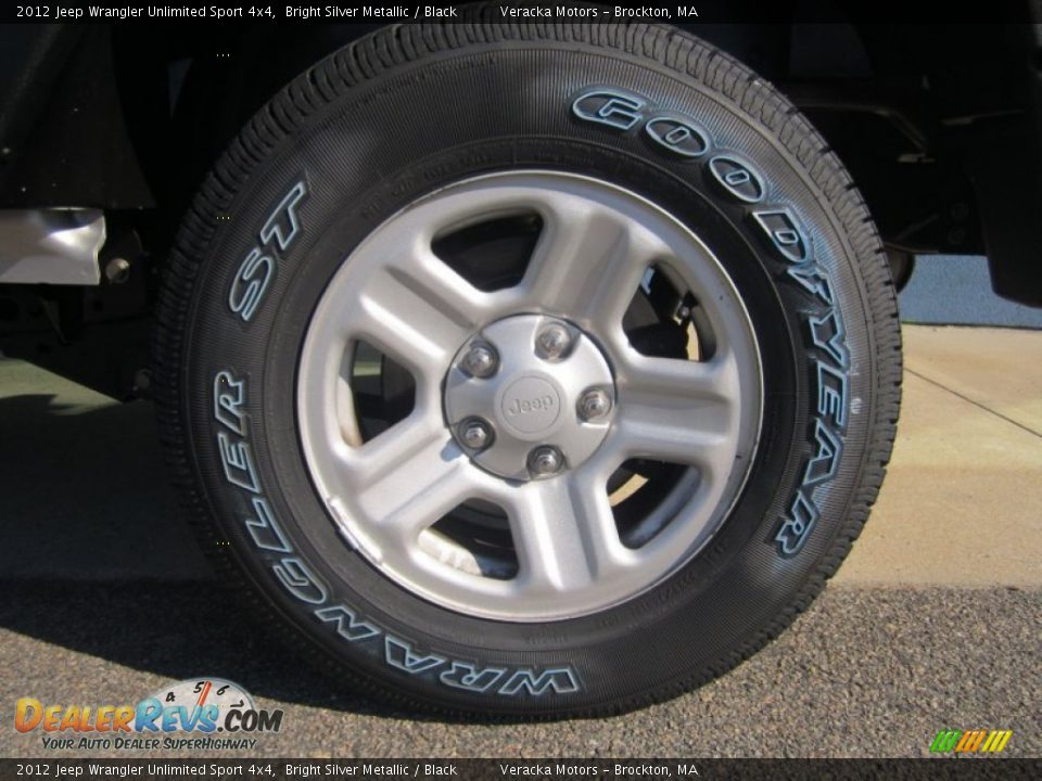 2012 Jeep Wrangler Unlimited Sport 4x4 Bright Silver Metallic / Black Photo #15