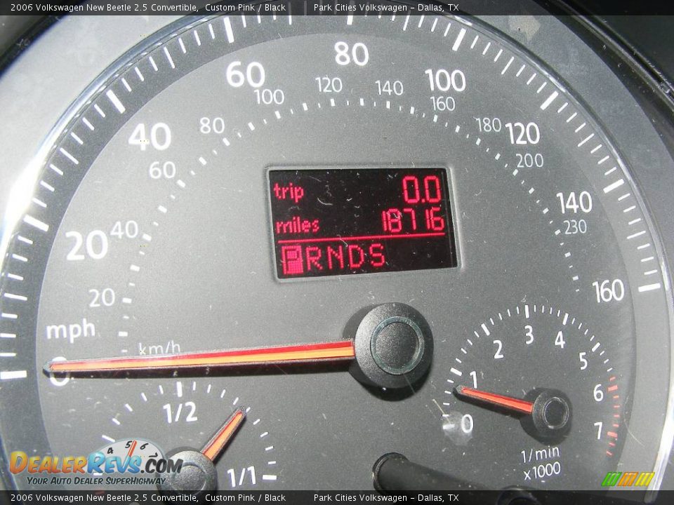 2006 Volkswagen New Beetle 2.5 Convertible Custom Pink / Black Photo #17
