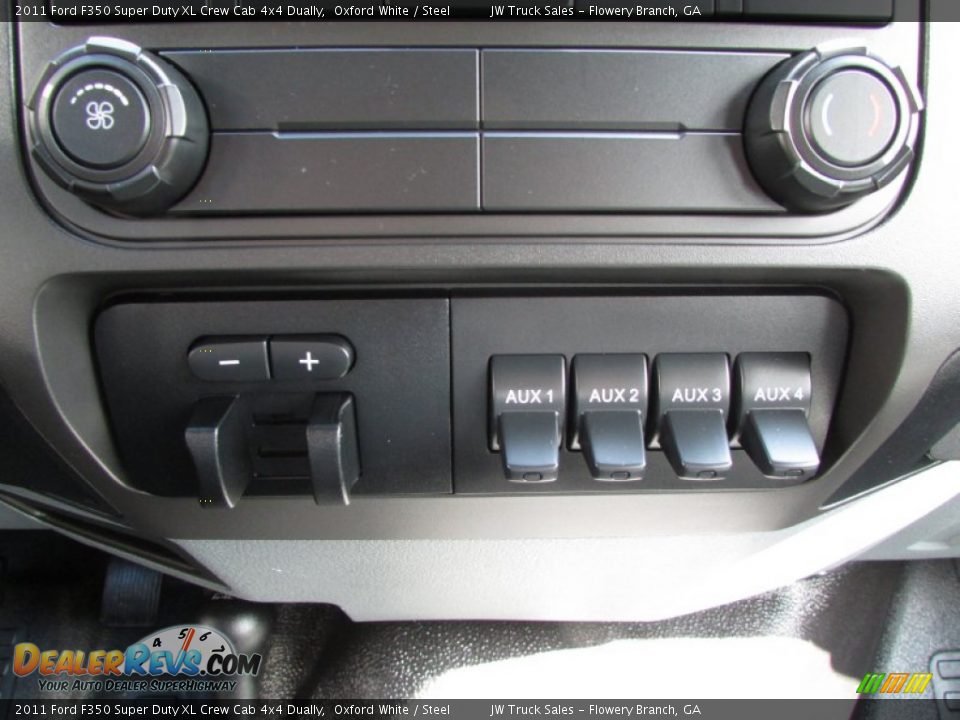 2011 Ford F350 Super Duty XL Crew Cab 4x4 Dually Oxford White / Steel Photo #28