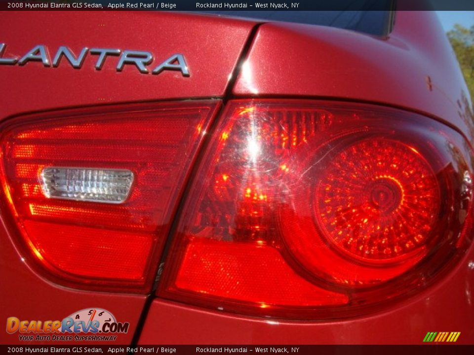 2008 Hyundai Elantra GLS Sedan Apple Red Pearl / Beige Photo #21