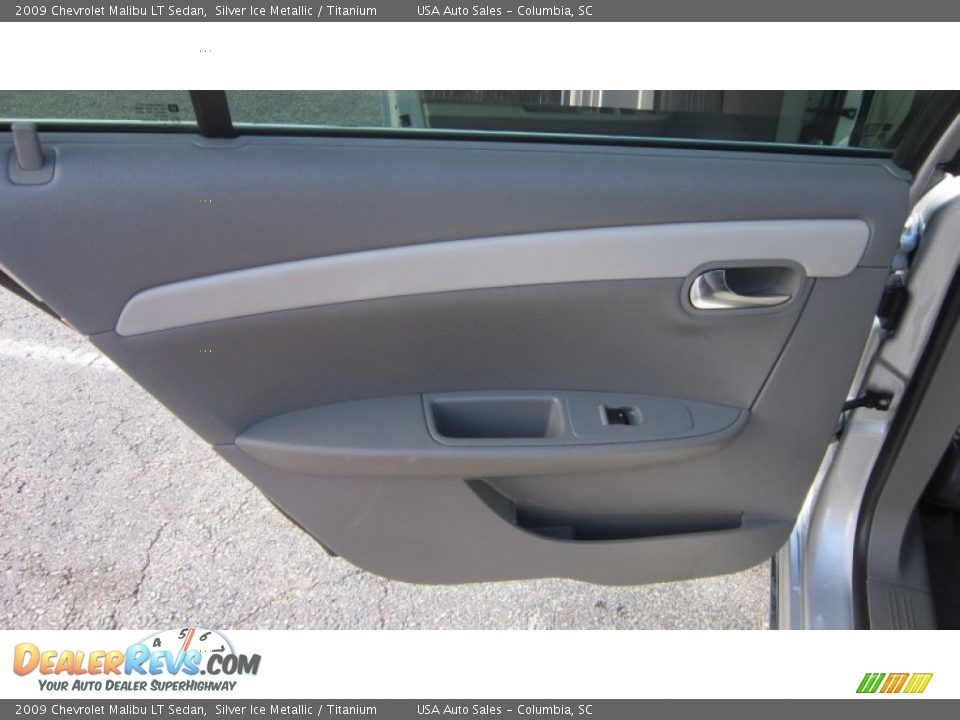 2009 Chevrolet Malibu LT Sedan Silver Ice Metallic / Titanium Photo #10