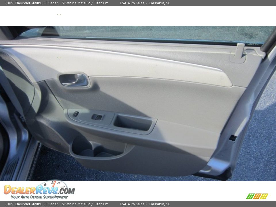 2009 Chevrolet Malibu LT Sedan Silver Ice Metallic / Titanium Photo #12