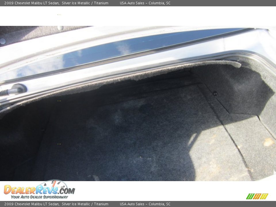 2009 Chevrolet Malibu LT Sedan Silver Ice Metallic / Titanium Photo #15