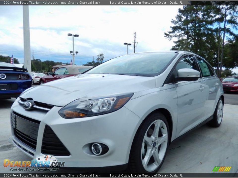 Front 3/4 View of 2014 Ford Focus Titanium Hatchback Photo #1
