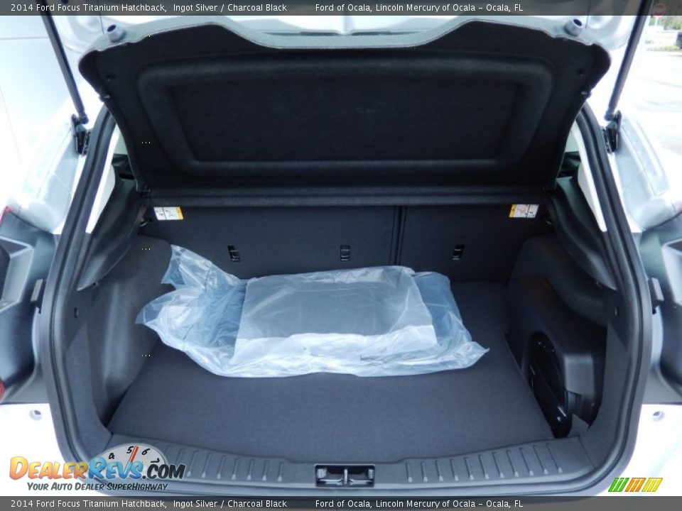 2014 Ford Focus Titanium Hatchback Trunk Photo #5