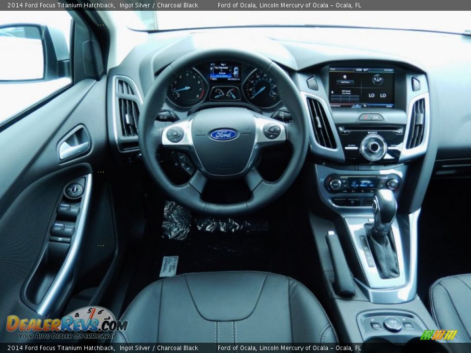 Dashboard of 2014 Ford Focus Titanium Hatchback Photo #8