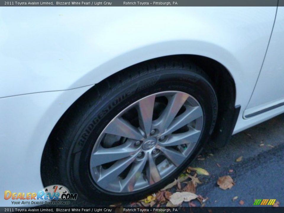 2011 Toyota Avalon Limited Blizzard White Pearl / Light Gray Photo #8