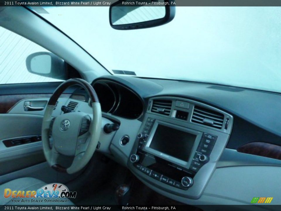 2011 Toyota Avalon Limited Blizzard White Pearl / Light Gray Photo #10