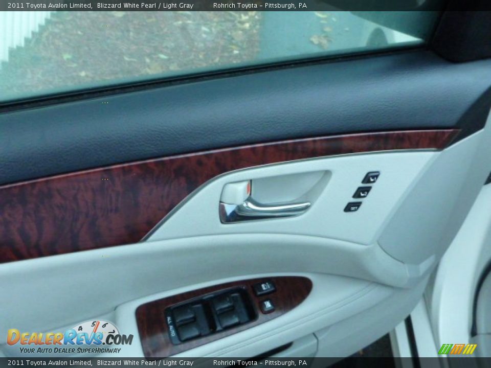 2011 Toyota Avalon Limited Blizzard White Pearl / Light Gray Photo #15