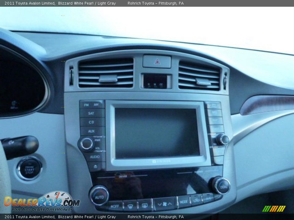 2011 Toyota Avalon Limited Blizzard White Pearl / Light Gray Photo #17
