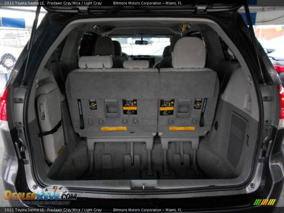 2011 Toyota Sienna LE Predawn Gray Mica / Light Gray Photo #7