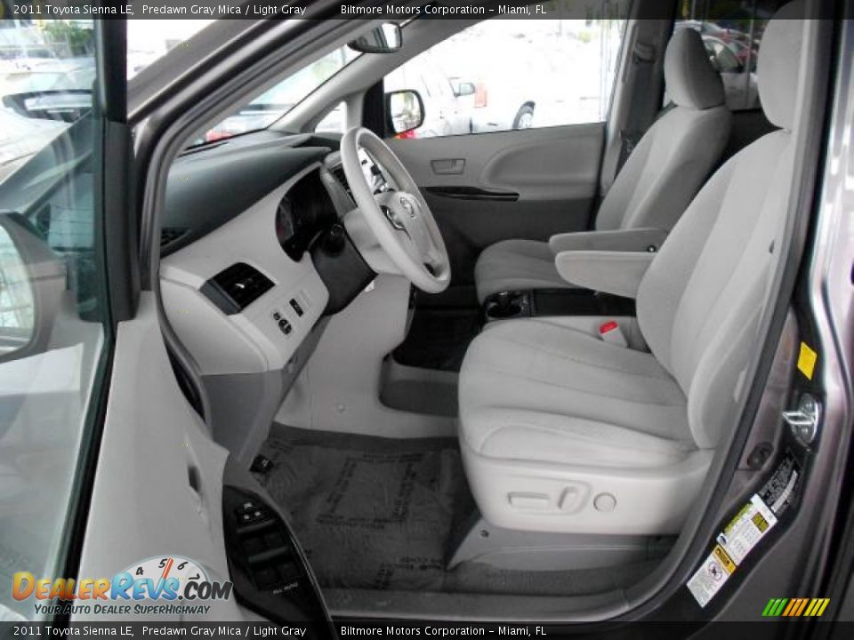 2011 Toyota Sienna LE Predawn Gray Mica / Light Gray Photo #9