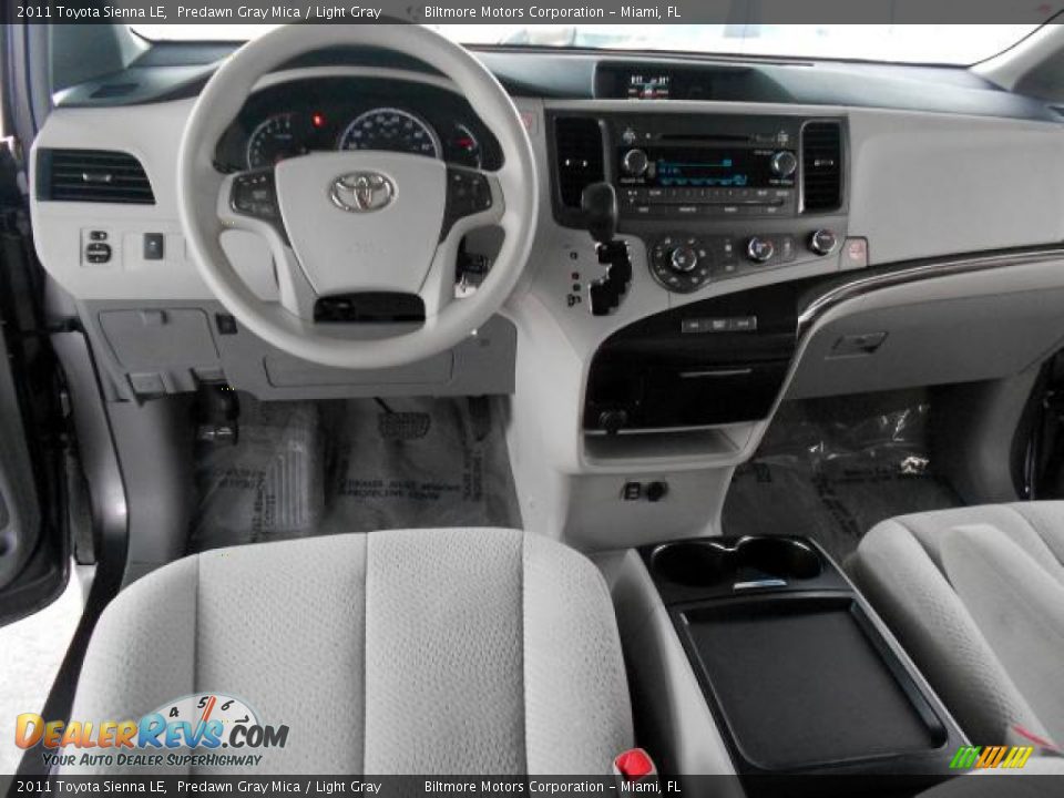 2011 Toyota Sienna LE Predawn Gray Mica / Light Gray Photo #16