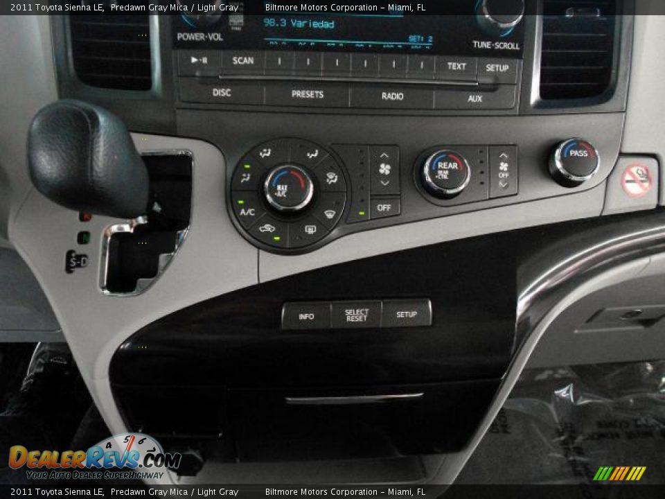 2011 Toyota Sienna LE Predawn Gray Mica / Light Gray Photo #19