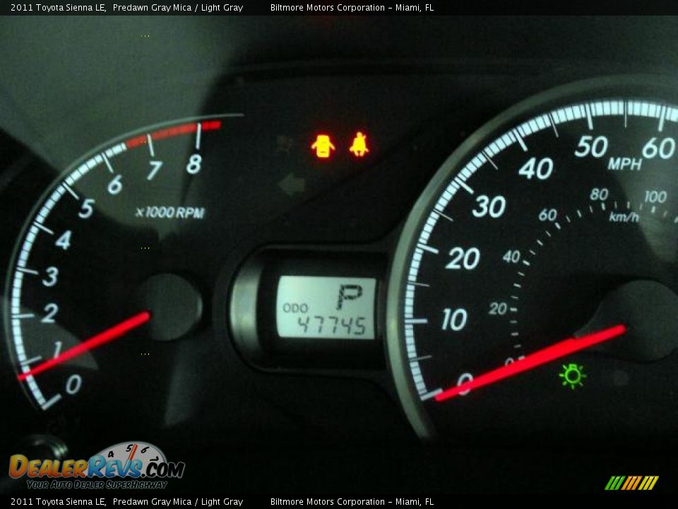 2011 Toyota Sienna LE Predawn Gray Mica / Light Gray Photo #21