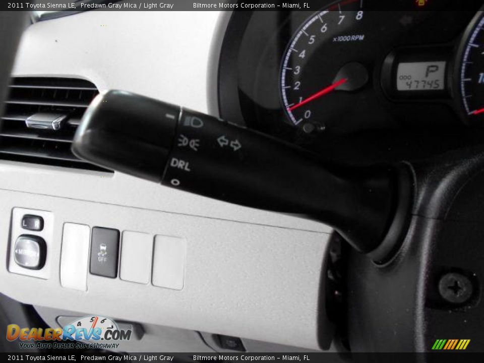2011 Toyota Sienna LE Predawn Gray Mica / Light Gray Photo #22