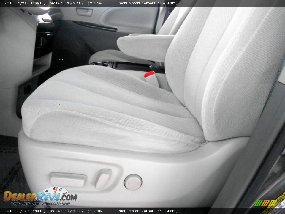 2011 Toyota Sienna LE Predawn Gray Mica / Light Gray Photo #28