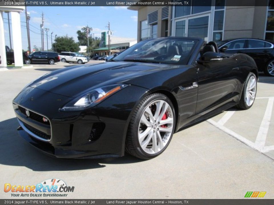 Front 3/4 View of 2014 Jaguar F-TYPE V8 S Photo #5