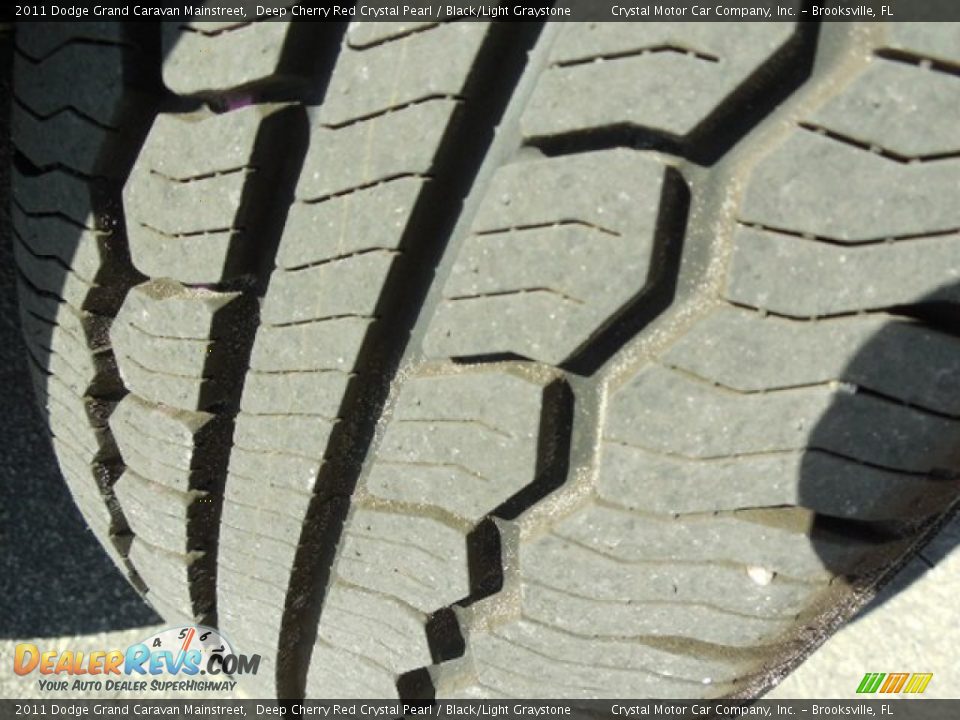 2011 Dodge Grand Caravan Mainstreet Deep Cherry Red Crystal Pearl / Black/Light Graystone Photo #17