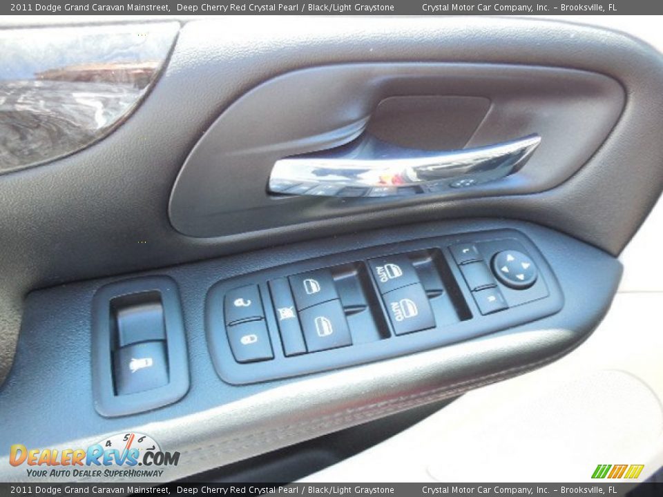2011 Dodge Grand Caravan Mainstreet Deep Cherry Red Crystal Pearl / Black/Light Graystone Photo #19