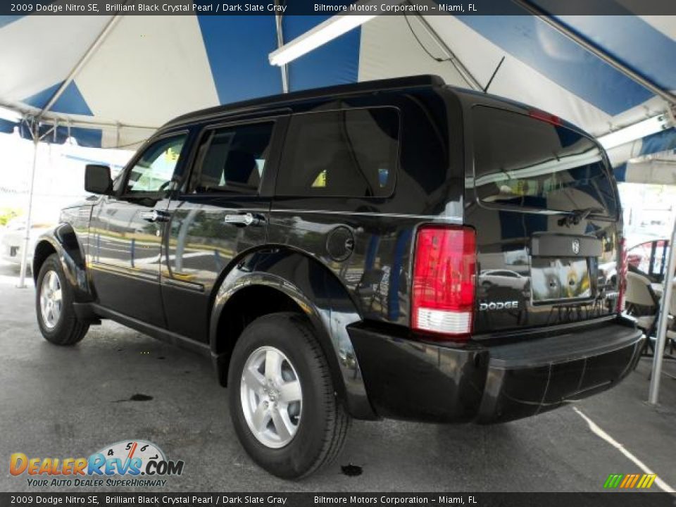 2009 Dodge Nitro SE Brilliant Black Crystal Pearl / Dark Slate Gray Photo #4