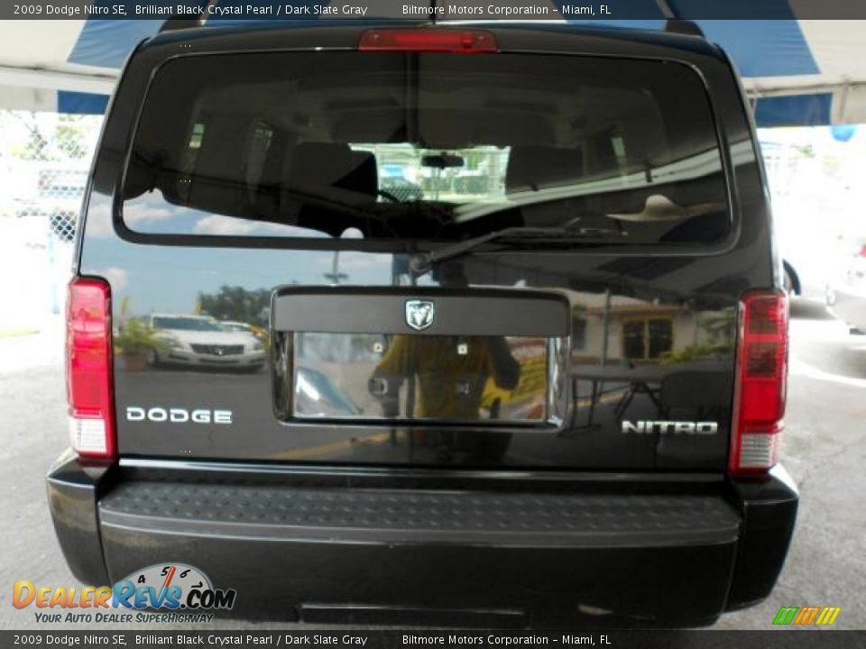2009 Dodge Nitro SE Brilliant Black Crystal Pearl / Dark Slate Gray Photo #5