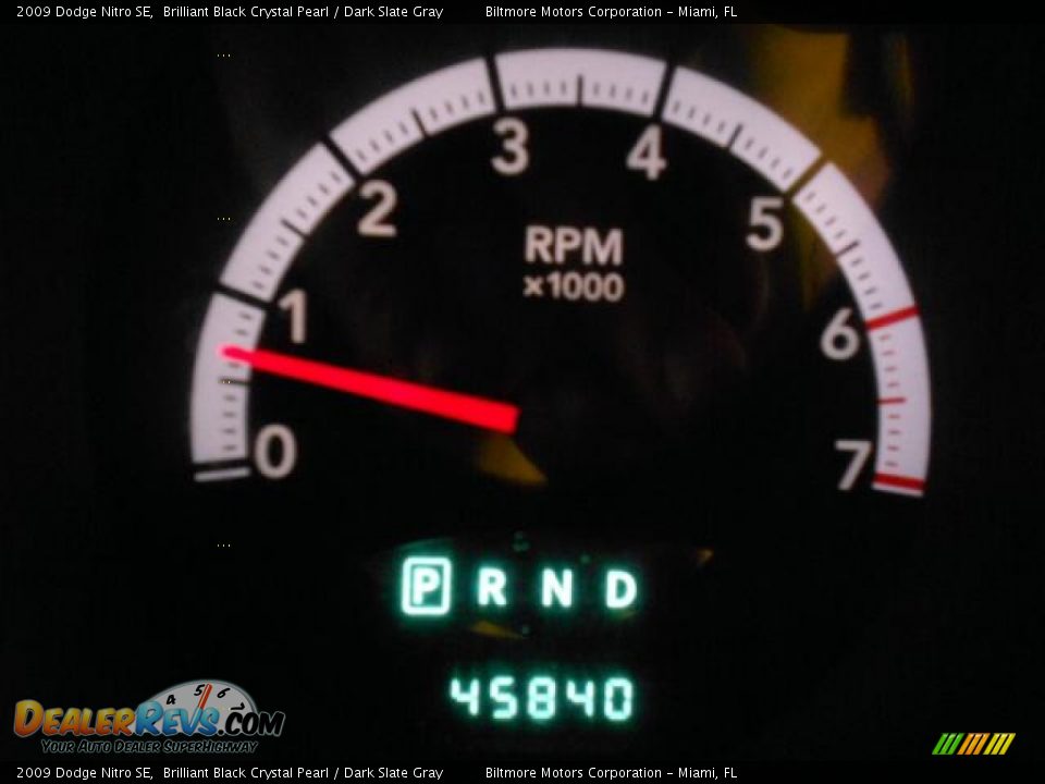 2009 Dodge Nitro SE Brilliant Black Crystal Pearl / Dark Slate Gray Photo #17