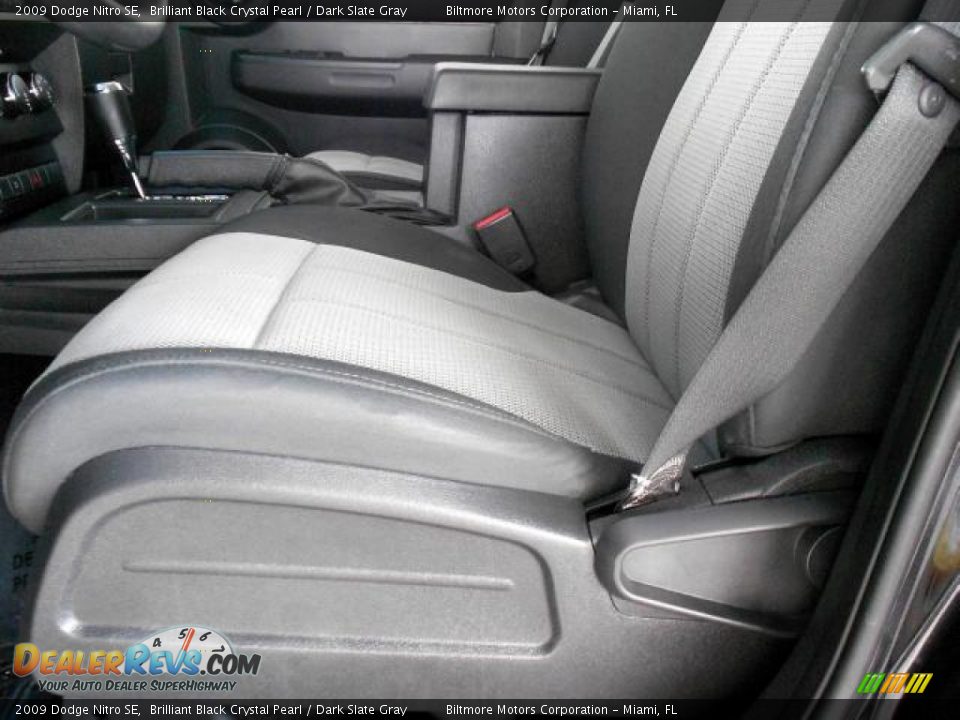 2009 Dodge Nitro SE Brilliant Black Crystal Pearl / Dark Slate Gray Photo #22