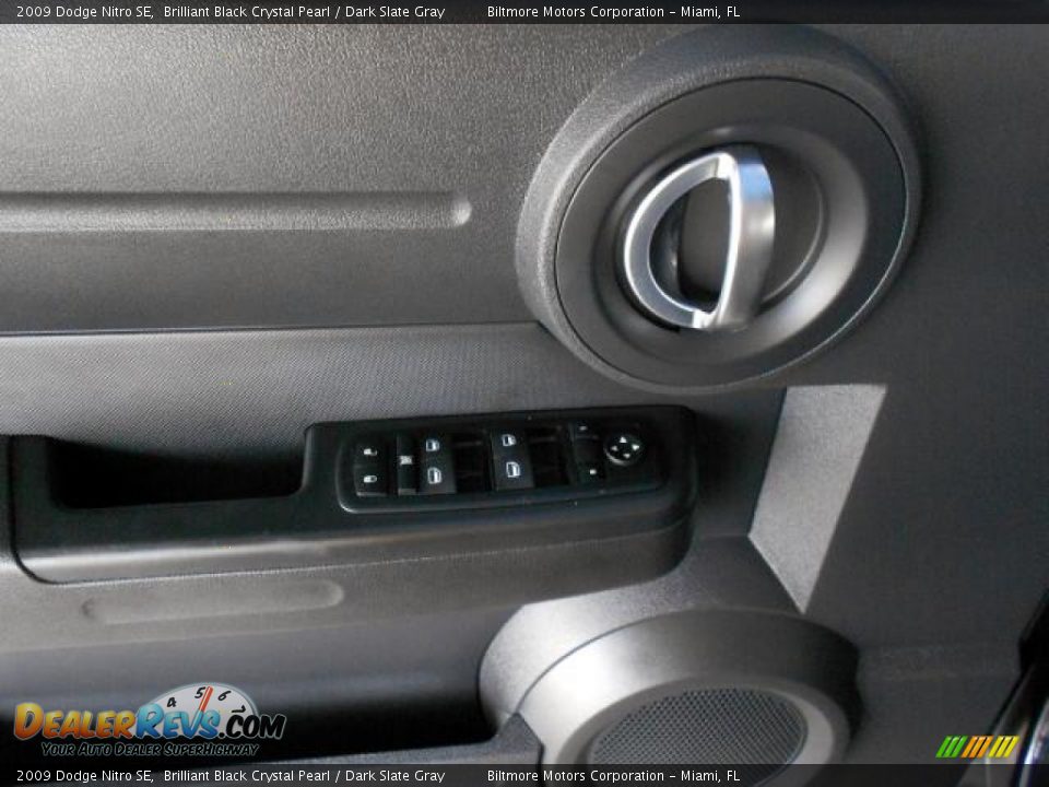 2009 Dodge Nitro SE Brilliant Black Crystal Pearl / Dark Slate Gray Photo #23