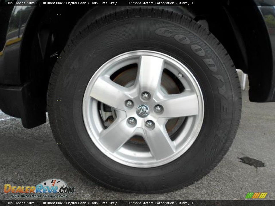2009 Dodge Nitro SE Brilliant Black Crystal Pearl / Dark Slate Gray Photo #24