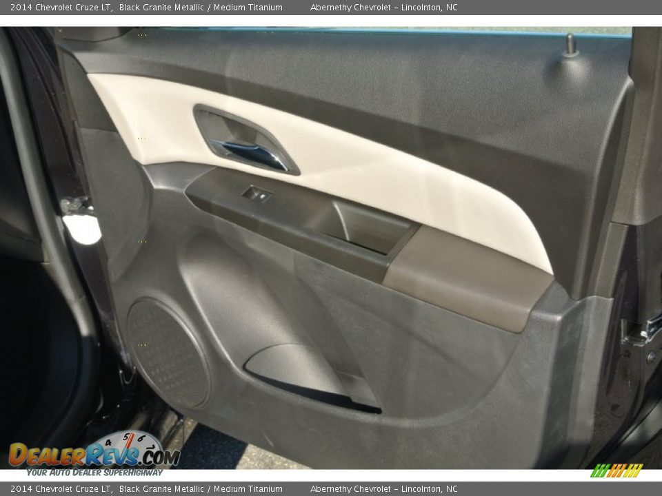 2014 Chevrolet Cruze LT Black Granite Metallic / Medium Titanium Photo #17