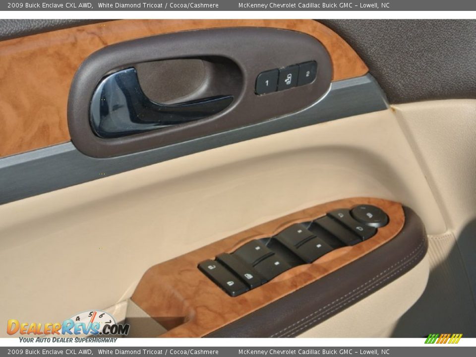 2009 Buick Enclave CXL AWD White Diamond Tricoat / Cocoa/Cashmere Photo #11