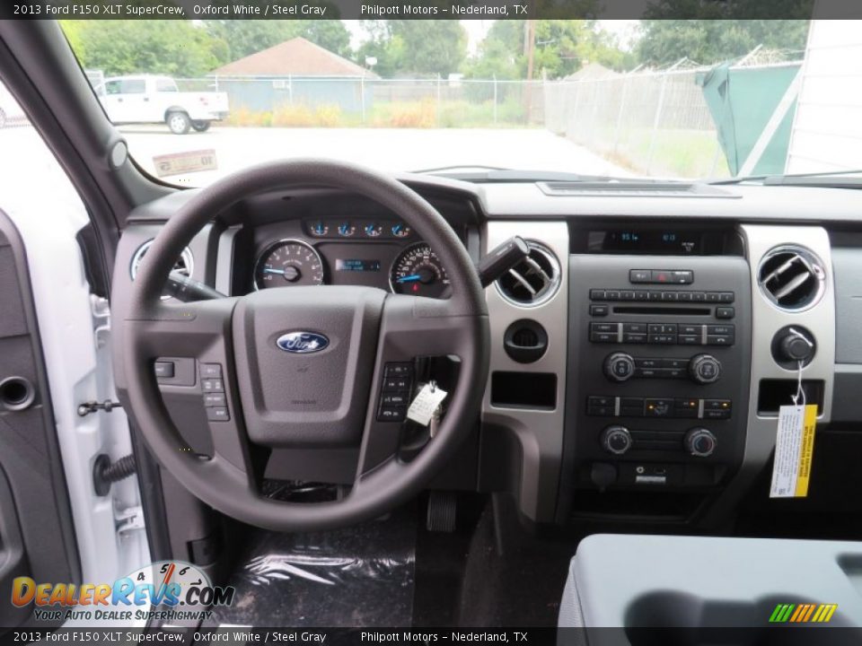 2013 Ford F150 XLT SuperCrew Oxford White / Steel Gray Photo #32