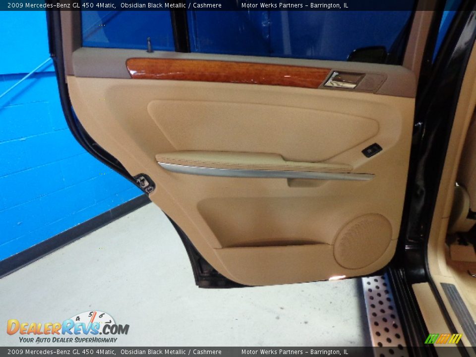 2009 Mercedes-Benz GL 450 4Matic Obsidian Black Metallic / Cashmere Photo #26