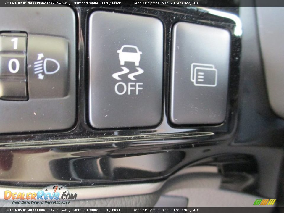2014 Mitsubishi Outlander GT S-AWC Diamond White Pearl / Black Photo #16