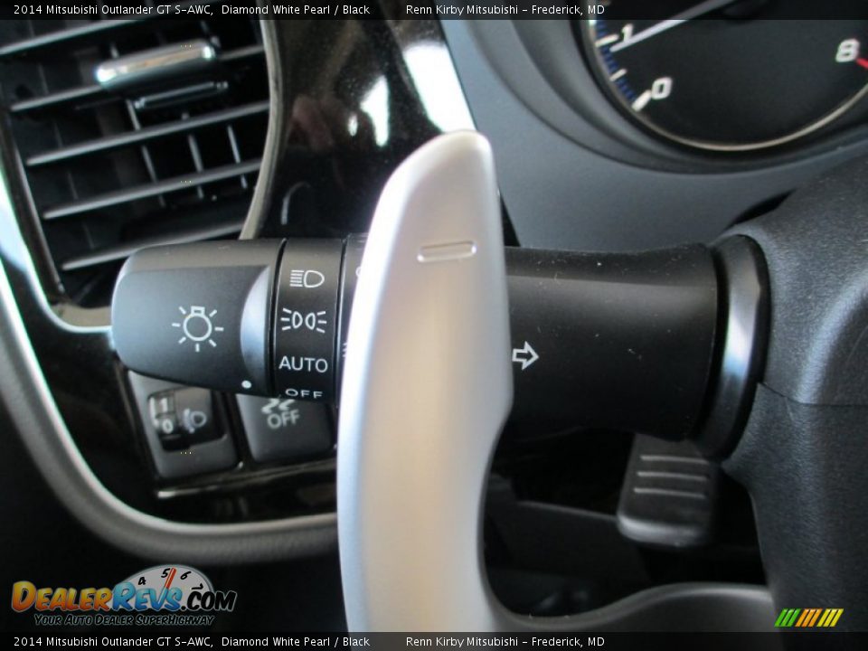 2014 Mitsubishi Outlander GT S-AWC Diamond White Pearl / Black Photo #21