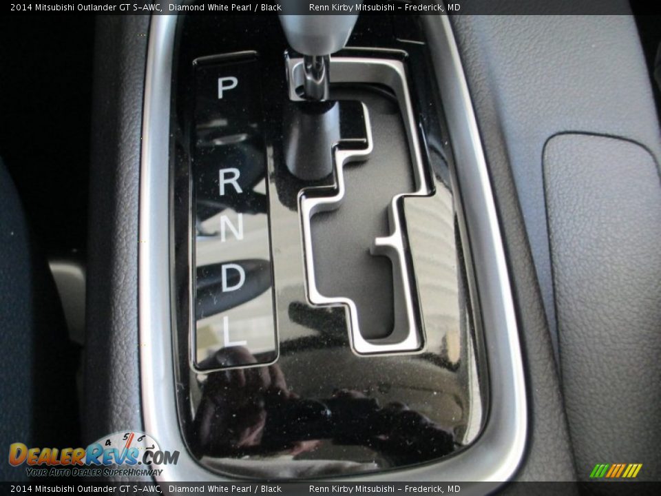 2014 Mitsubishi Outlander GT S-AWC Diamond White Pearl / Black Photo #29