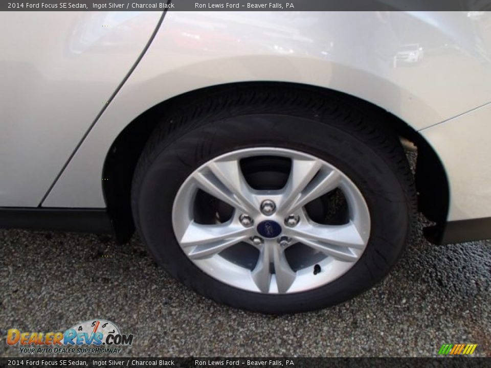 2014 Ford Focus SE Sedan Ingot Silver / Charcoal Black Photo #9