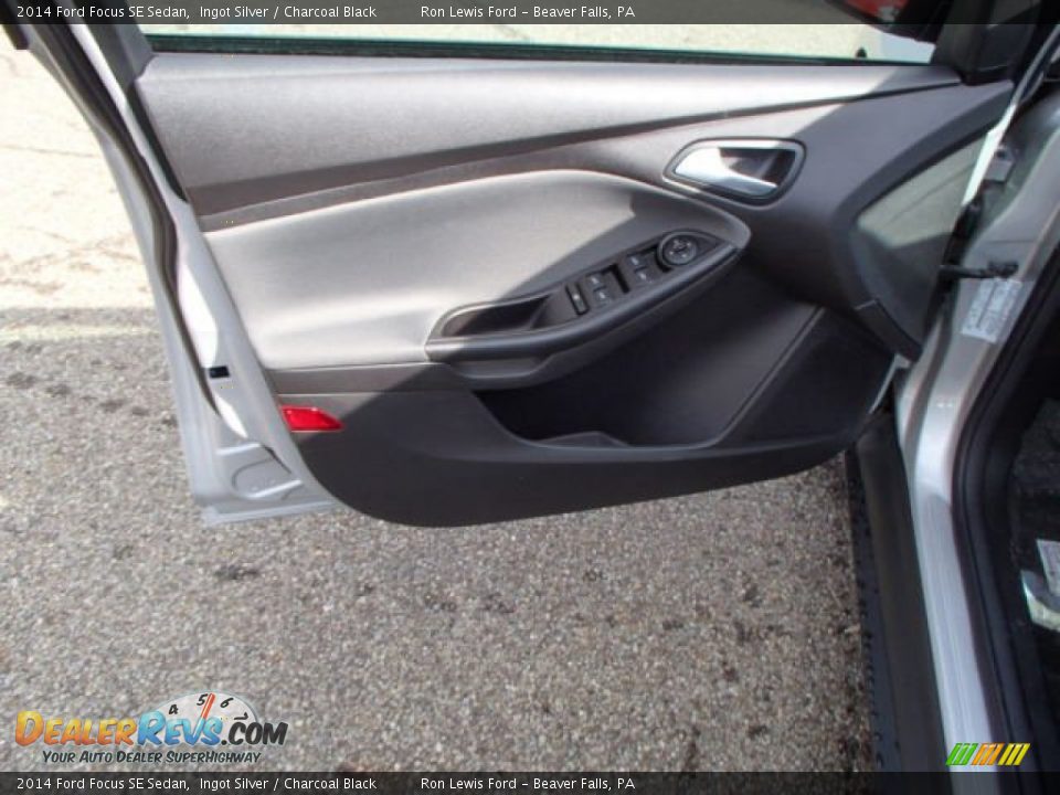2014 Ford Focus SE Sedan Ingot Silver / Charcoal Black Photo #11