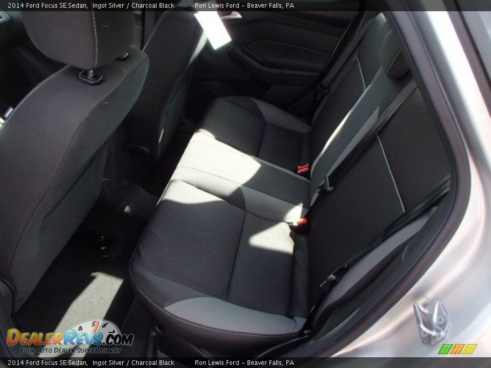 2014 Ford Focus SE Sedan Ingot Silver / Charcoal Black Photo #12